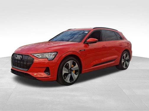 2022 Audi e-tron Premium Plus