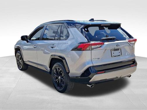 2023 Toyota RAV4 Hybrid SE