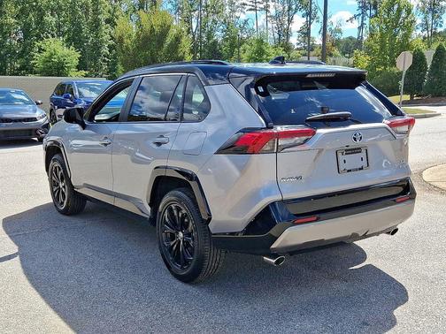 2023 Toyota RAV4 Hybrid SE