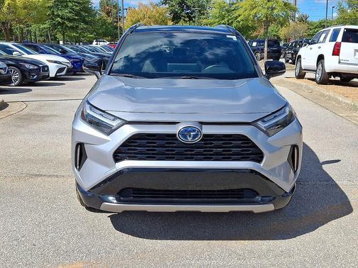 2023 Toyota RAV4 Hybrid SE