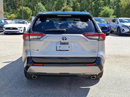 2023 Toyota RAV4 Hybrid SE
