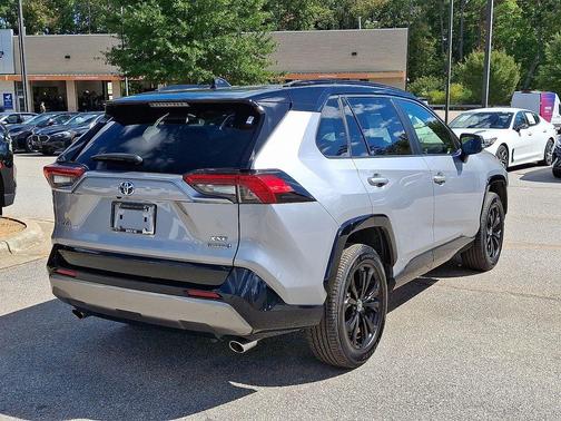 2023 Toyota RAV4 Hybrid SE