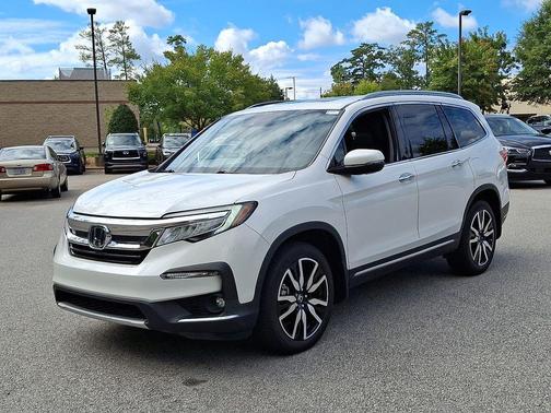 2022 Honda Pilot Touring 8-Passenger