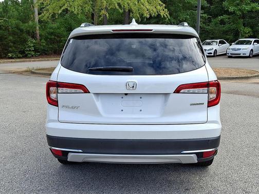 2022 Honda Pilot Touring 8-Passenger