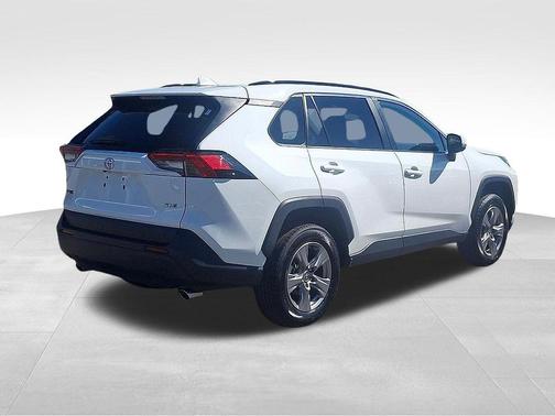 Ice 2024 Toyota RAV4 XLE