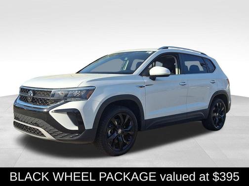 Pure White 2023 Volkswagen Taos 1.5T SE