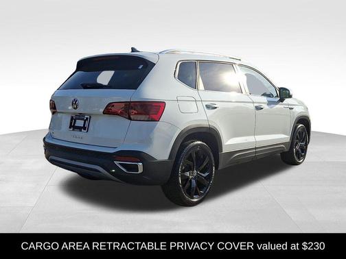 Pure White 2023 Volkswagen Taos 1.5T SE