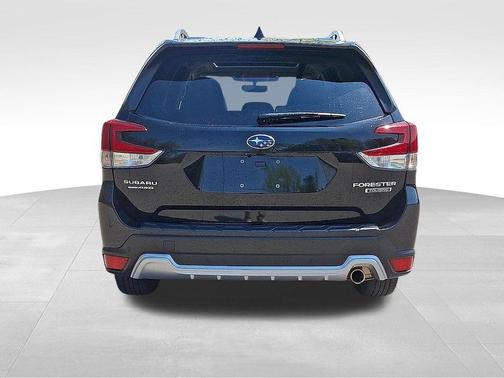 Crystal Black Silica 2024 Subaru Forester Touring