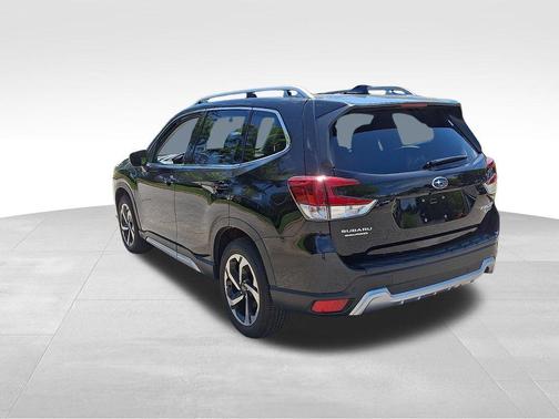 Crystal Black Silica 2024 Subaru Forester Touring