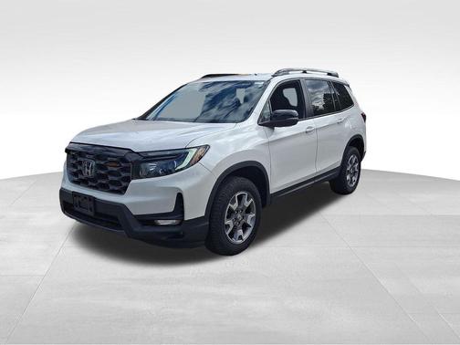Platinum White Pearl 2023 Honda Passport AWD TrailSport