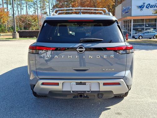 2022 Nissan Pathfinder Platinum 2WD