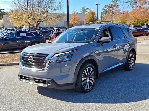 2022 Nissan Pathfinder Platinum 2WD