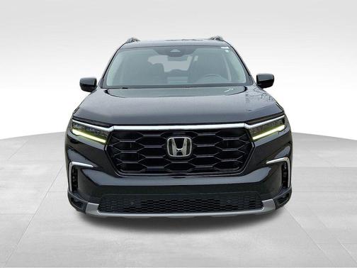 2024 Honda Pilot Touring 8-Passenger