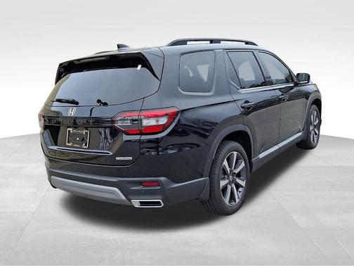2024 Honda Pilot Touring 8-Passenger