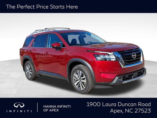 2022 Nissan Pathfinder SL 2WD