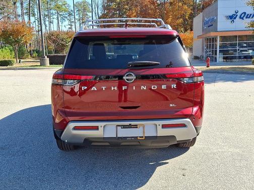 2022 Nissan Pathfinder SL 2WD