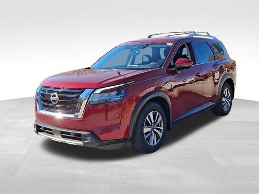 2022 Nissan Pathfinder SL 2WD