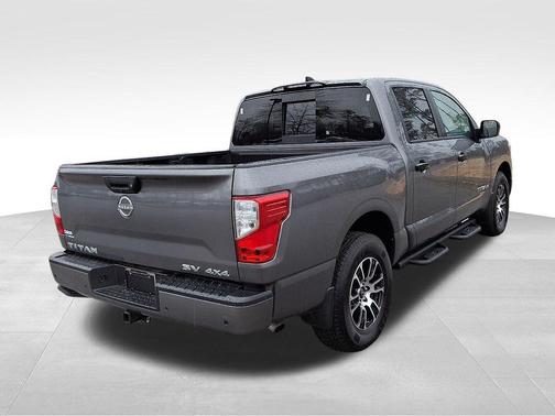 2024 Nissan Titan SV