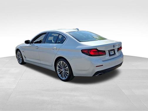Mineral White Metallic 2023 BMW 530e Base