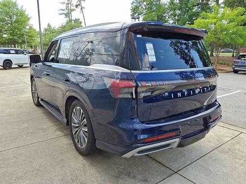 2025 INFINITI QX80 Luxe
