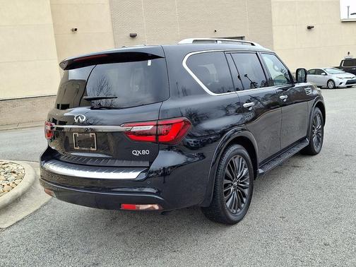 2024 INFINITI QX80 SENSORY AWD