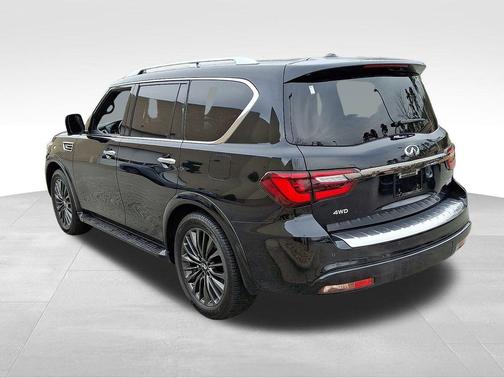 2024 INFINITI QX80 SENSORY AWD