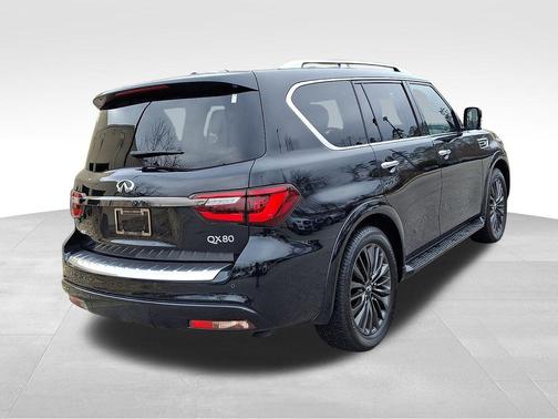 2024 INFINITI QX80 SENSORY AWD