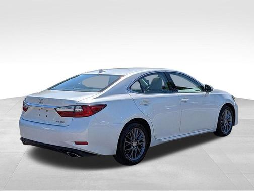 White Pearl 2018 Lexus ES 350 Base