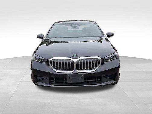 Black Sapphire Metallic 2025 BMW i5 eDrive40