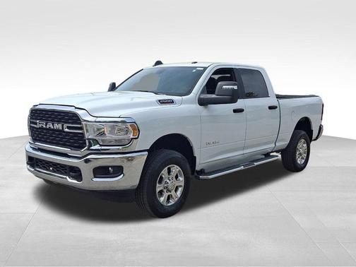 Bright White Clearcoat 2024 RAM 2500 Big Horn Crew Cab 4x4 6'4' Box