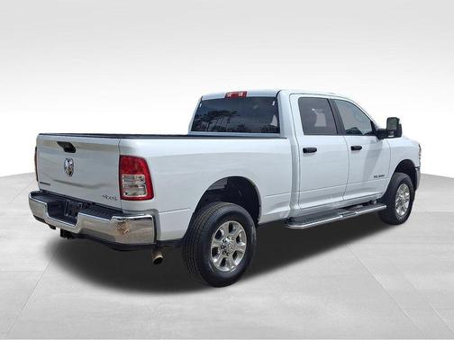 Bright White Clearcoat 2024 RAM 2500 Big Horn Crew Cab 4x4 6'4' Box