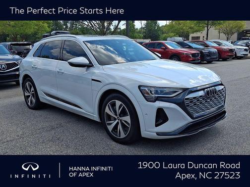 Glacier White Metallic 2024 Audi Q8 e-tron Premium Plus