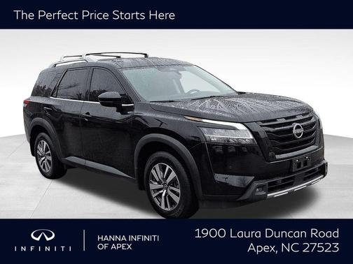 2023 Nissan Pathfinder SL 4WD