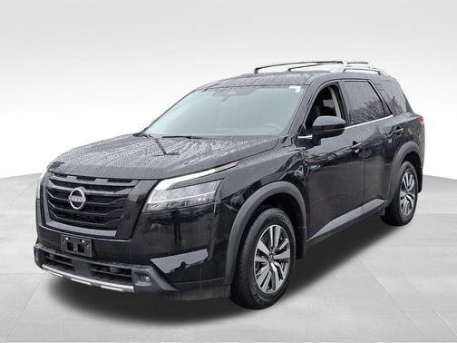 2023 Nissan Pathfinder SL 4WD