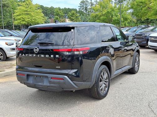 2022 Nissan Pathfinder S 4WD