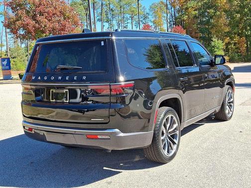 2022 Jeep Wagoneer Series III 4x2