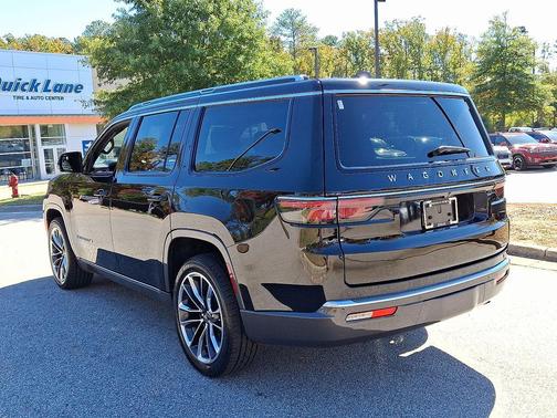 2022 Jeep Wagoneer Series III 4x2
