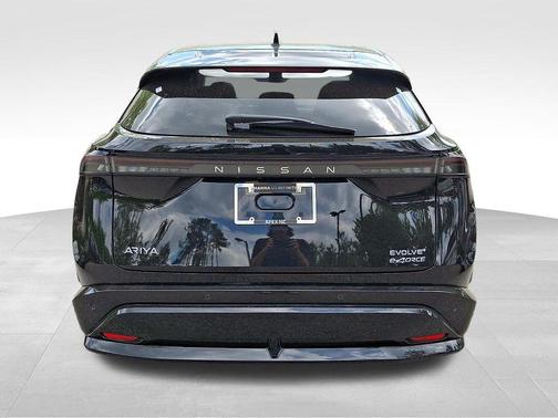 Black Diamond Pearl 2025 Nissan ARIYA EVOLVE+