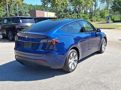 2022 Tesla Model Y Long Range Dual Motor All-Wheel Drive