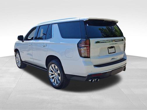 Iridescent Pearl Tricoat 2023 Chevrolet Tahoe Premier