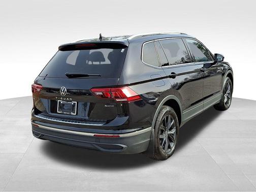 2024 Volkswagen Tiguan 2.0T SE 4MOTION