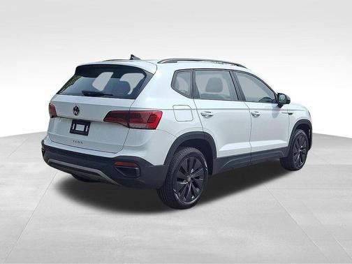 Pure White 2024 Volkswagen Taos 1.5T S