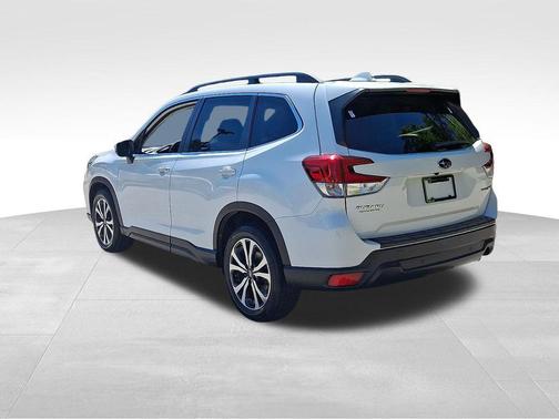 Crystal White Pearl 2021 Subaru Forester Limited