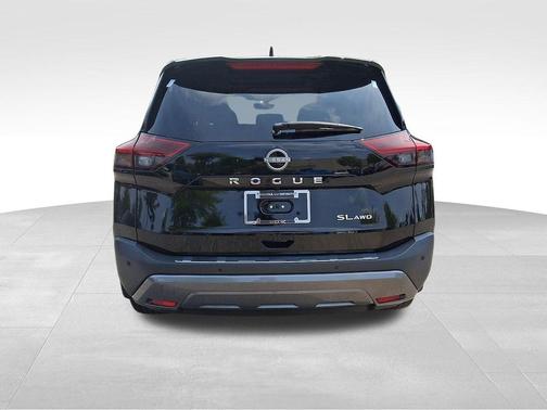 Super Black 2023 Nissan Rogue SL