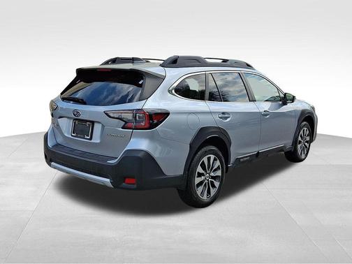 Ice Silver Metallic 2024 Subaru Outback Limited