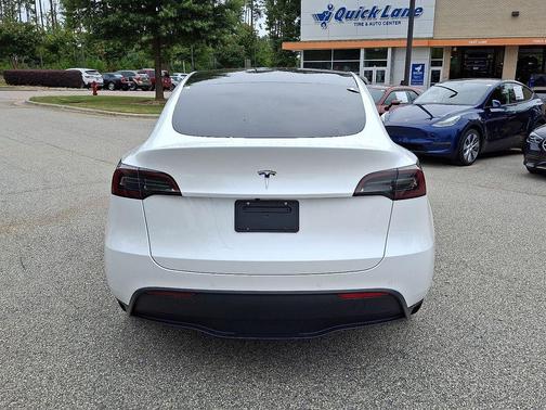 2022 Tesla Model Y Long Range Dual Motor All-Wheel Drive