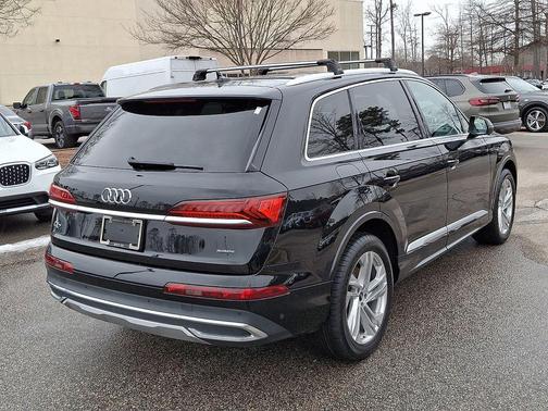 2022 Audi Q7 55 Premium Plus