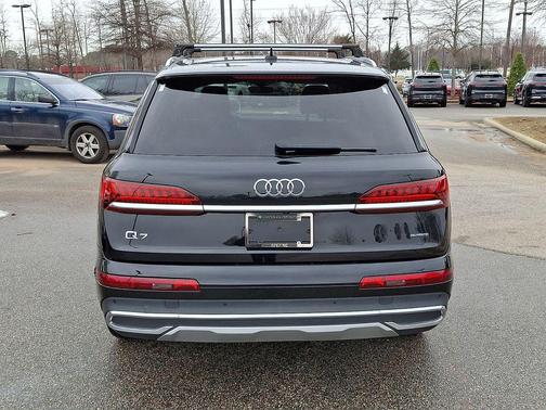 2022 Audi Q7 55 Premium Plus