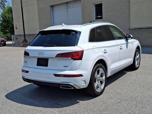 2022 Audi Q5 45 S line Prestige