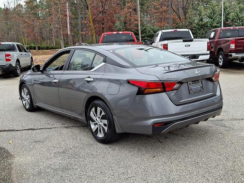 2022 Nissan Altima S FWD